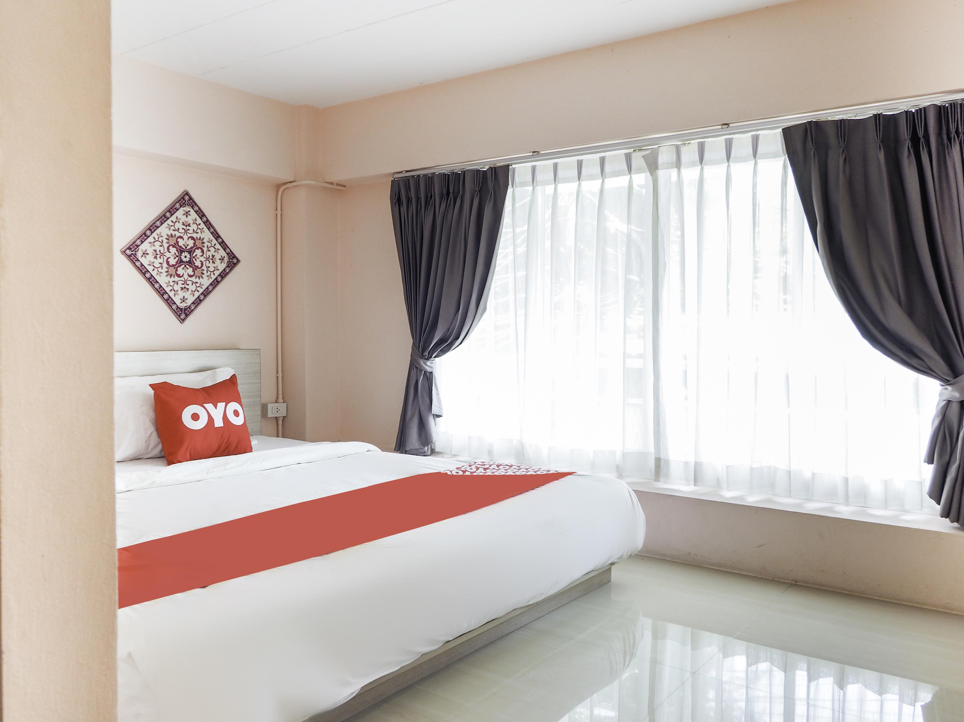 Oyo 983 The Private Hotel Chiang Mai Exteriör bild