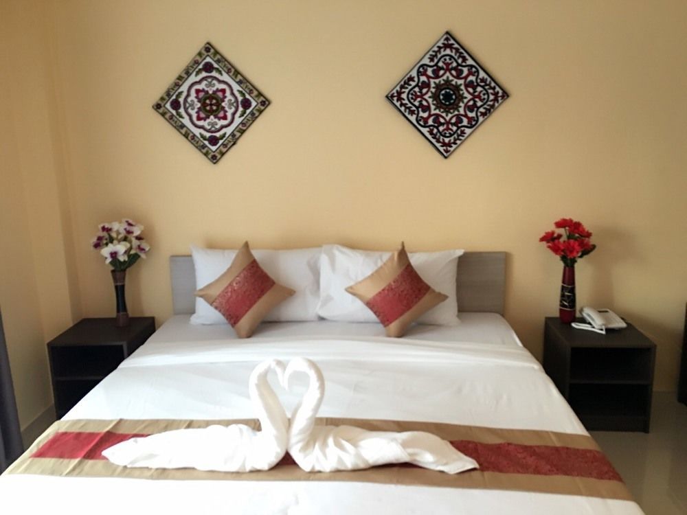 Oyo 983 The Private Hotel Chiang Mai Exteriör bild