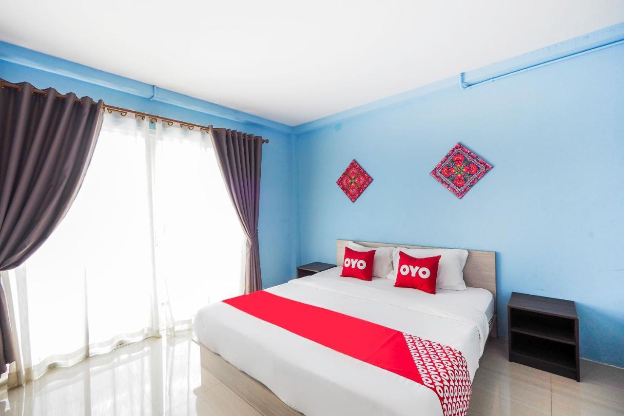 Oyo 983 The Private Hotel Chiang Mai Exteriör bild